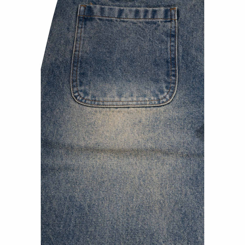 Straight tube mud-dyed jeans.