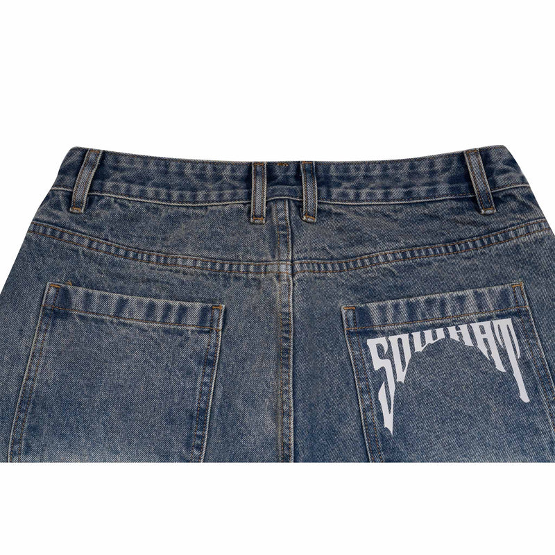 Straight tube mud-dyed jeans.