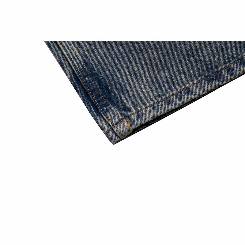 Straight tube mud-dyed jeans.