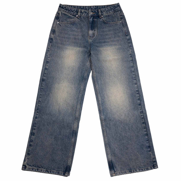 Straight tube mud-dyed jeans.